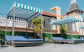 Zero Box Lodge Porto